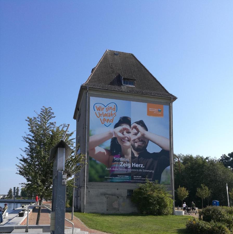 Fewo "Hafenblick" Ueckermünde Esterno foto